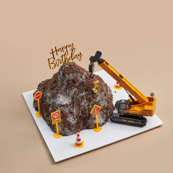 Crane Truck Cake - Image 2