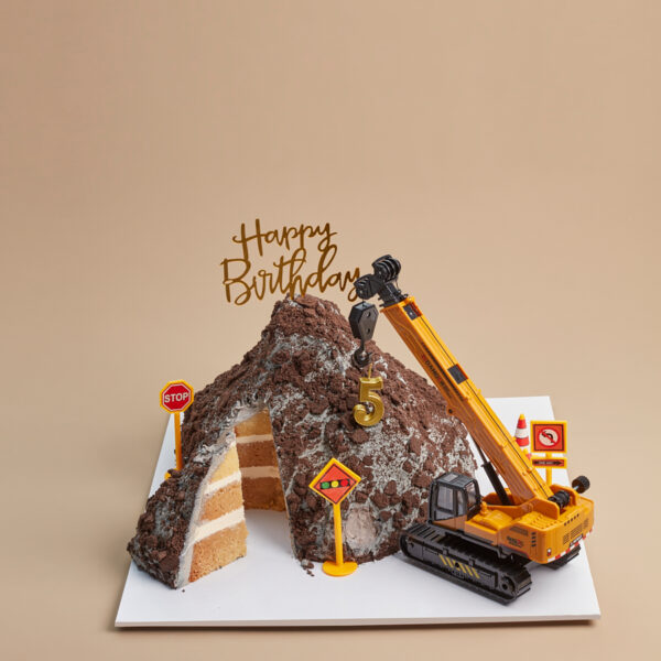 Crane Truck Cake - Image 3